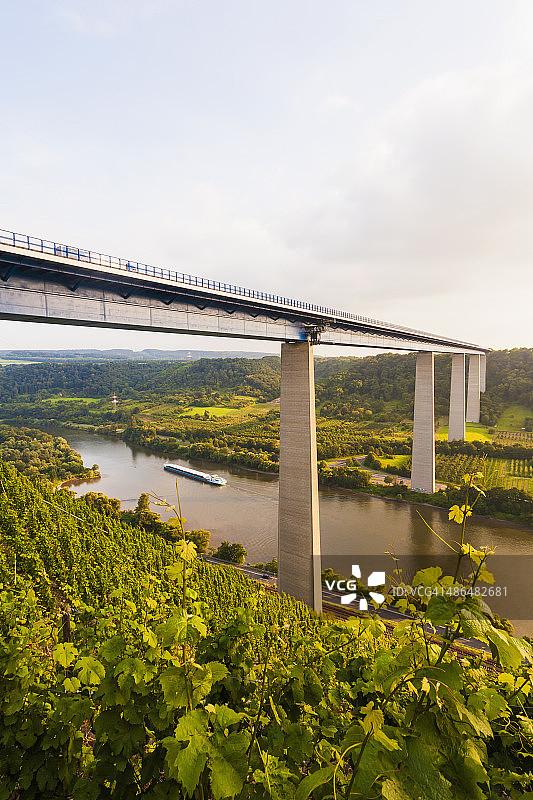 德国科布伦茨摩泽尔河谷高速公路桥梁图片素材