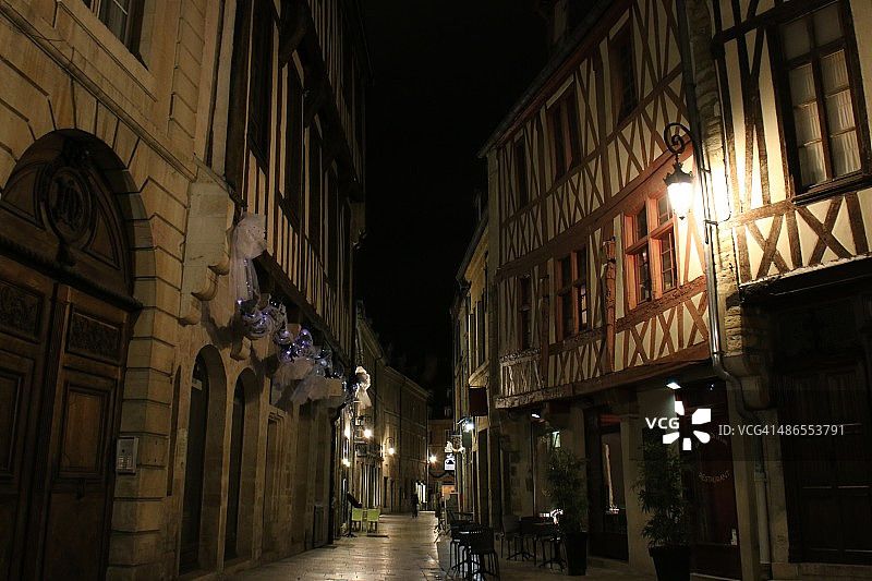 木结构房屋之夜图片素材