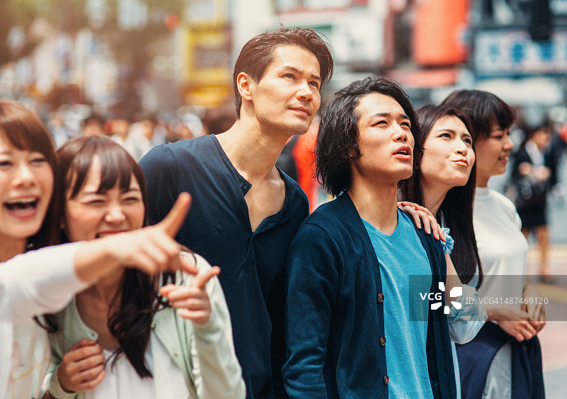 快乐的日本朋友图片素材