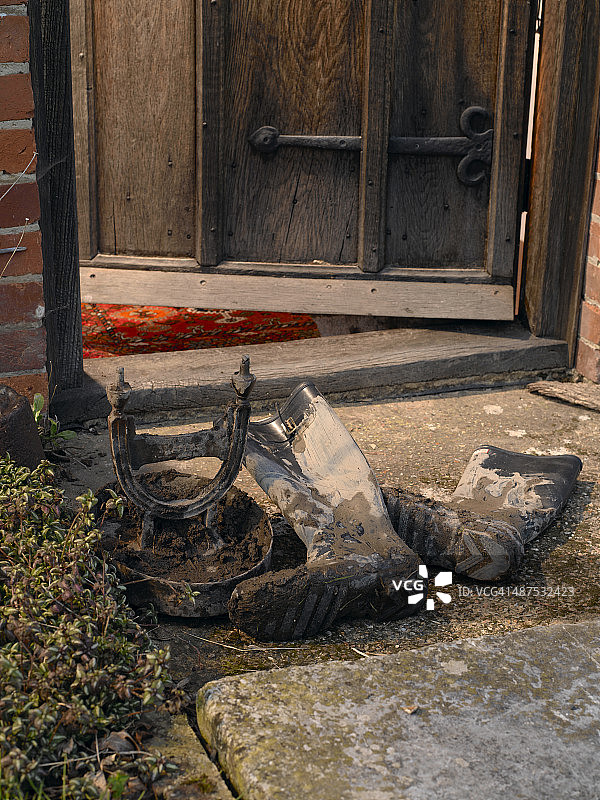 泥泞的靴子图片素材