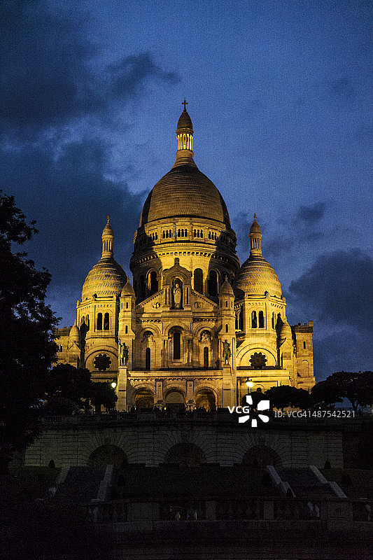 巴黎圣心教堂夜景图片素材