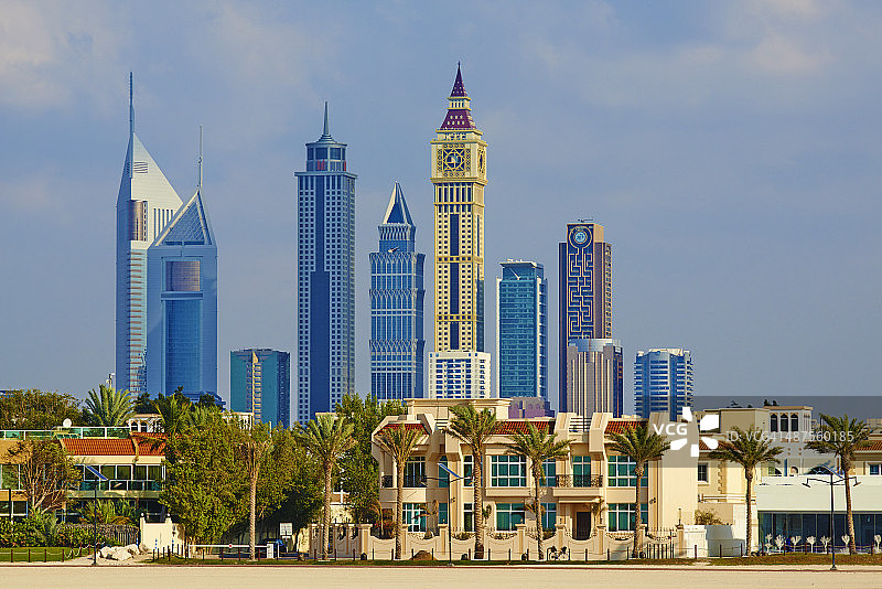 迪拜朱美拉海滩城市风光图片素材