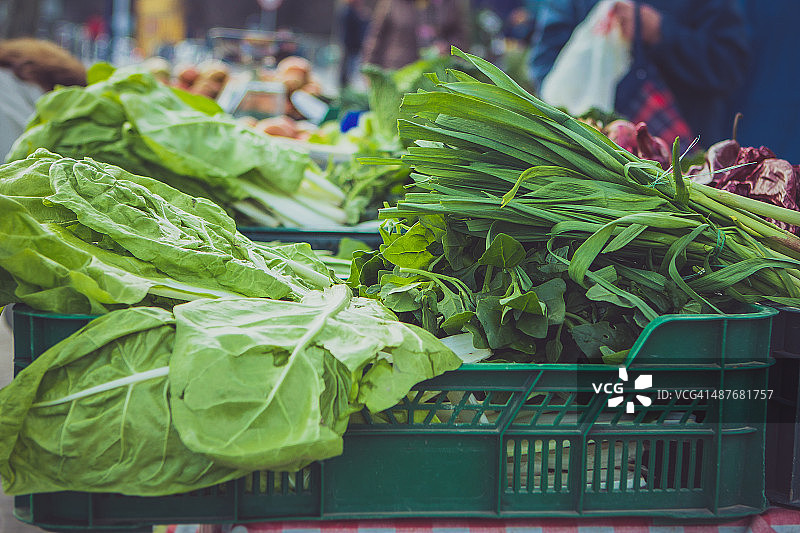 农贸市场上的莙荙菜图片素材