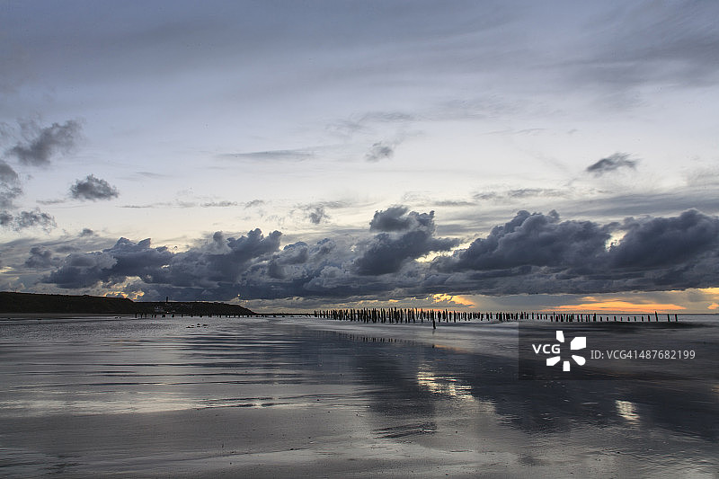 海滩上的日落图片素材