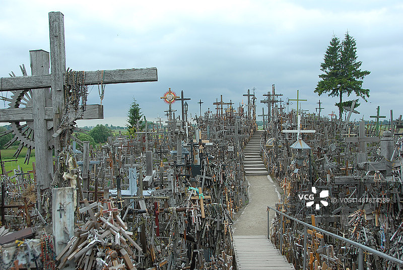 山上的十字架图片素材