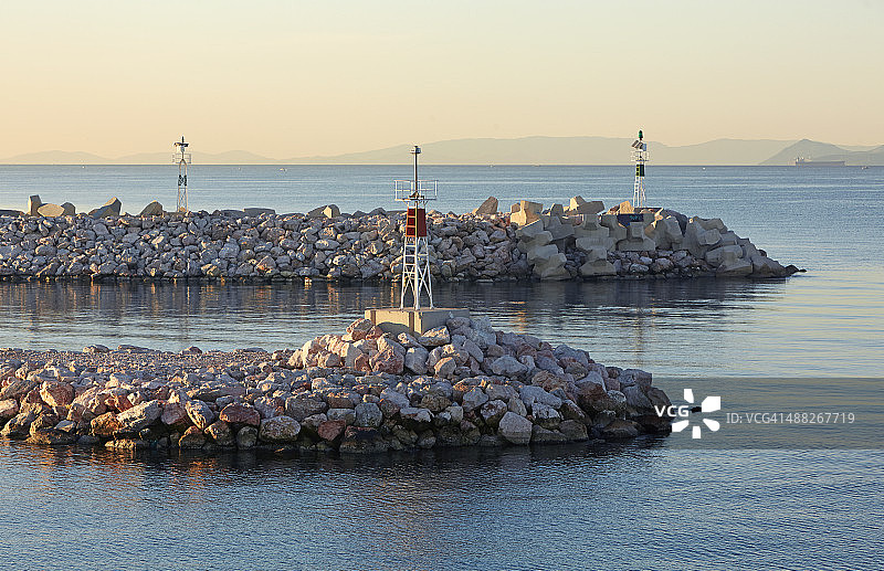 比雷埃夫斯港的海防设施图片素材