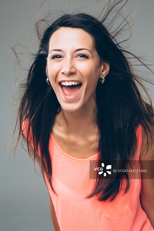 吹起的头发图片素材