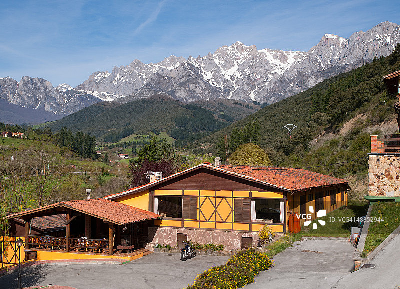 欧罗巴山峰山景图片素材