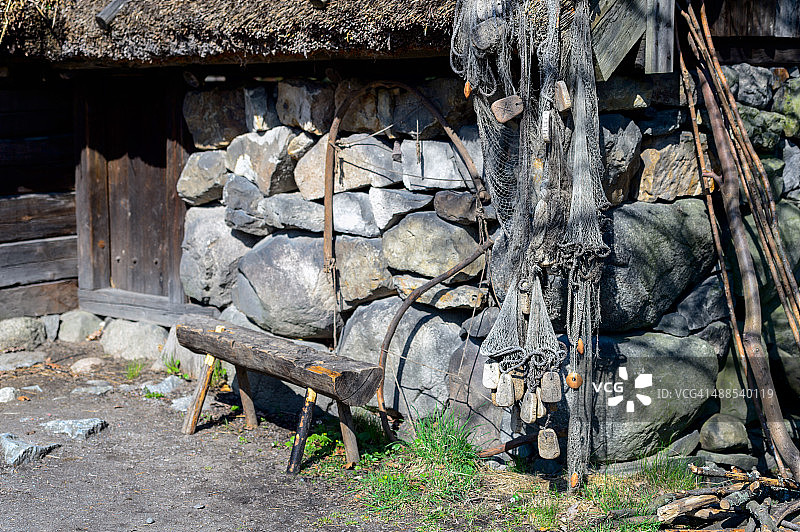 带有渔网的旧房子图片素材