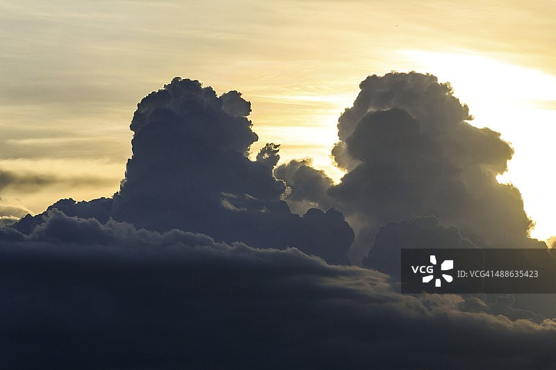 伊瓜苏瀑布的雷暴云图片素材