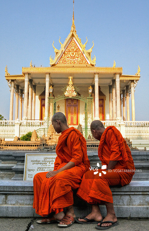 金边银阁寺的僧侣图片素材