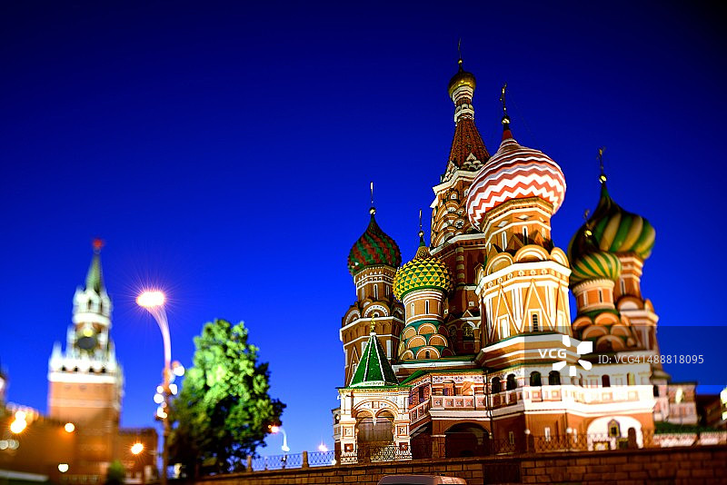 圣瓦西里大教堂与模糊的斯帕斯卡娅塔图片素材