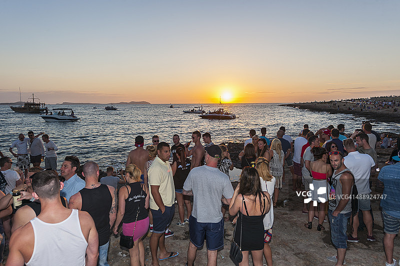 海滨咖啡馆长廊的日落时分图片素材