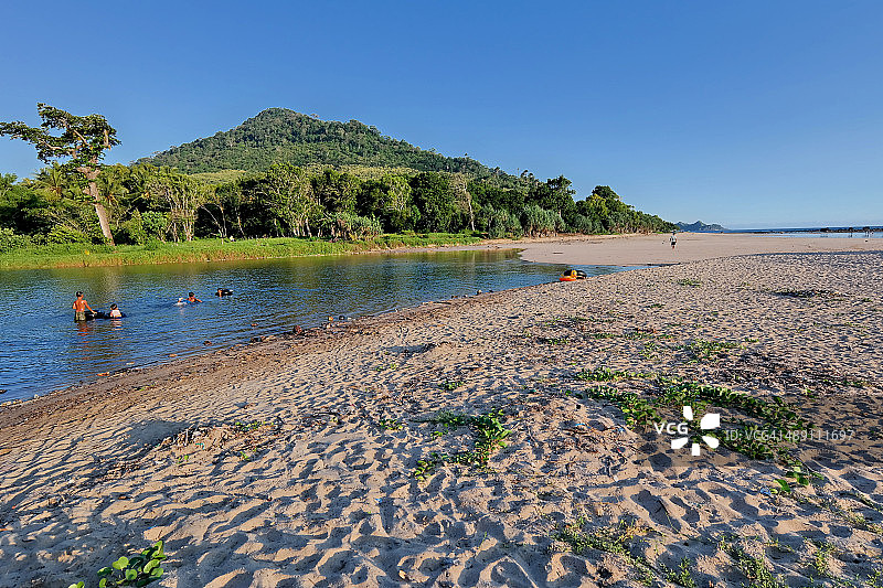 红岛/满者哇宜红色海滩图片素材