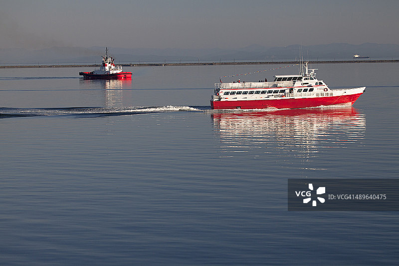 客运渡轮和拖船图片素材