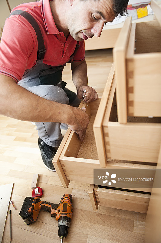 组装家具图片素材