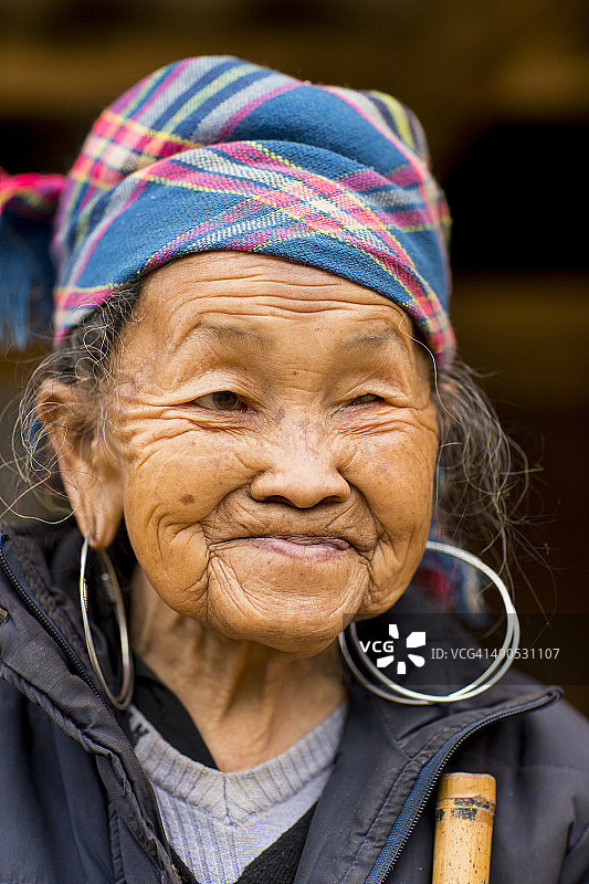 独眼苗族妇女图片素材