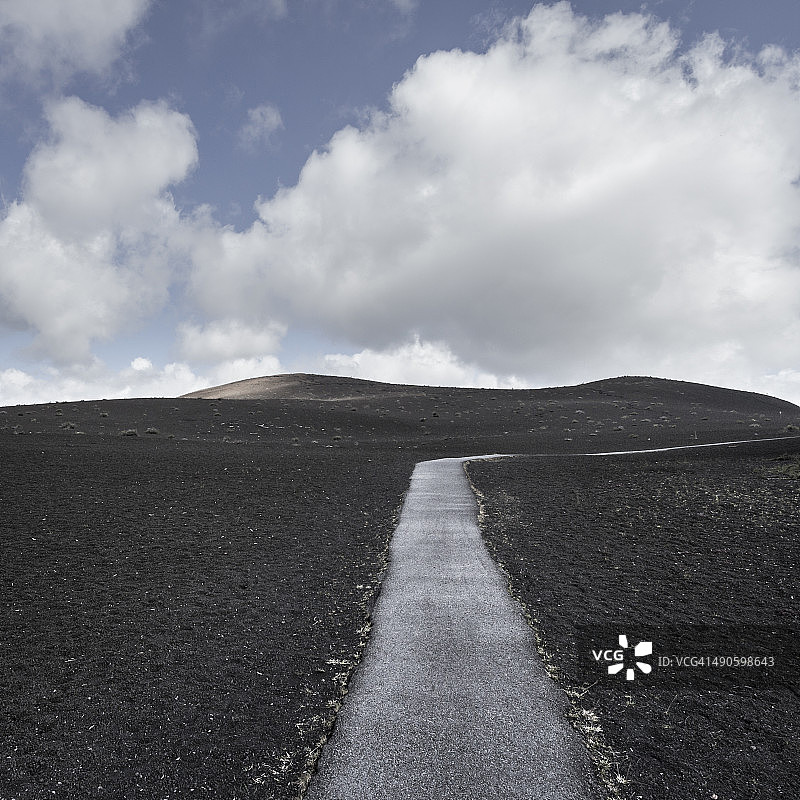 火山国家公园的破坏之路图片素材