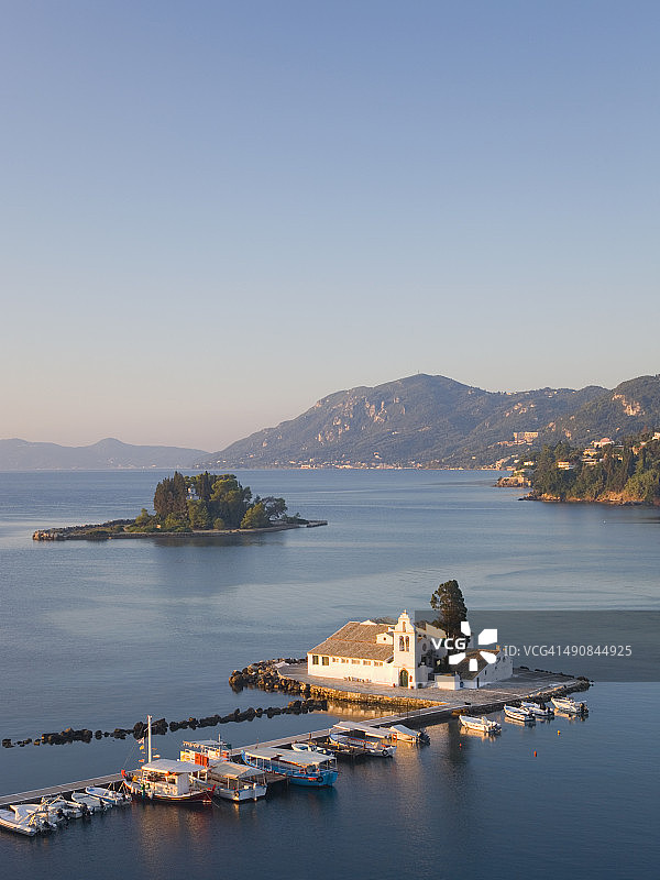 希腊科孚岛卡诺尼的瓦拉赫纳修道院景色图片素材
