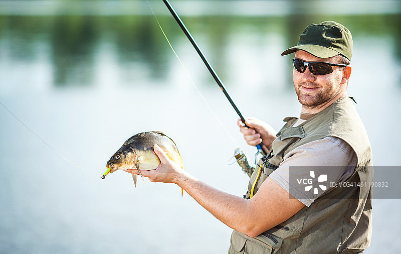 渔夫与渔获图片素材