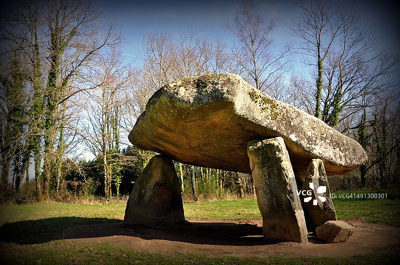 圣奥旺巨石墓图片素材