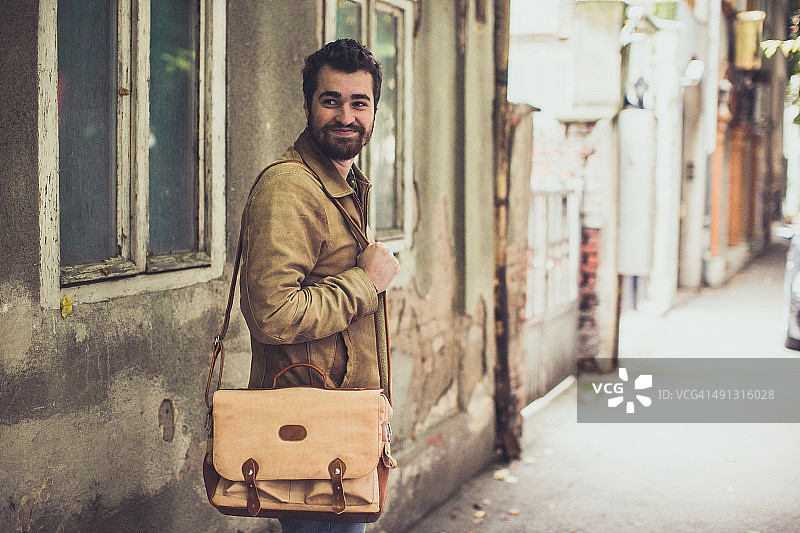 赶时髦的人图片素材