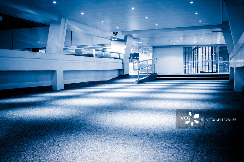 香港的现代人行道图片素材