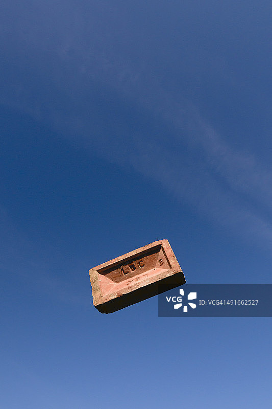 砖下降1图片素材