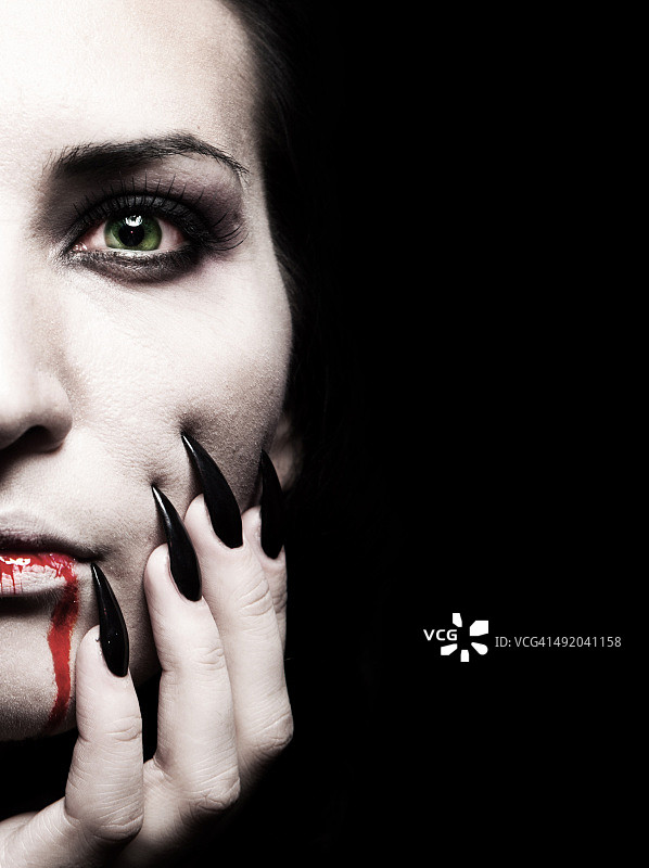 女性吸血鬼人像图片素材