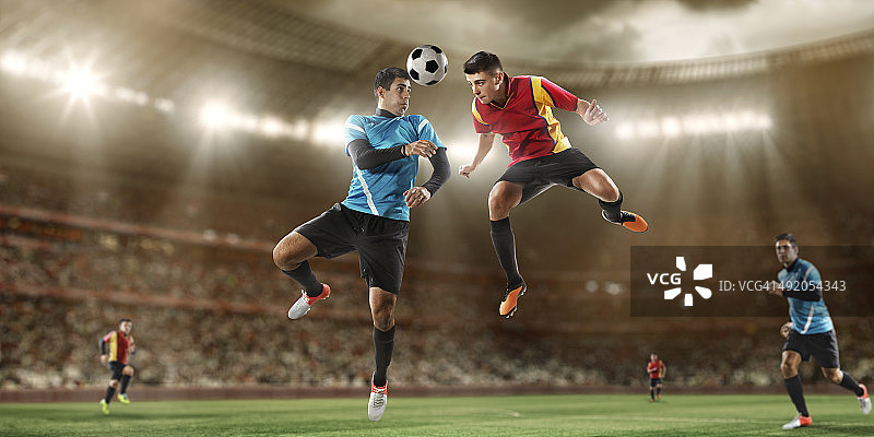 体育场内的足球运动员图片素材