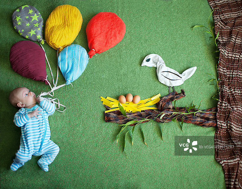 孩子和小鸟图片素材