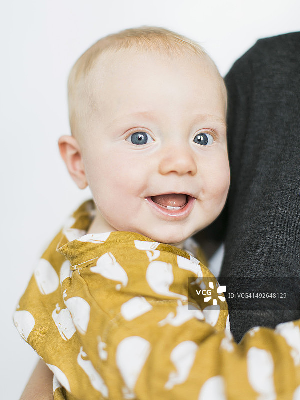 影棚人像：男婴（2-5个月）图片素材