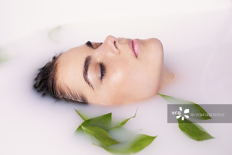 保持冷静，呵护你的肌肤图片素材