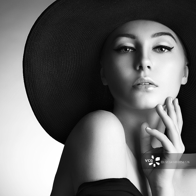 年轻美丽的女人的摄影图片素材