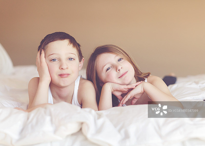 枕头大战图片素材