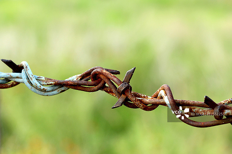 生锈的铁丝网图片素材
