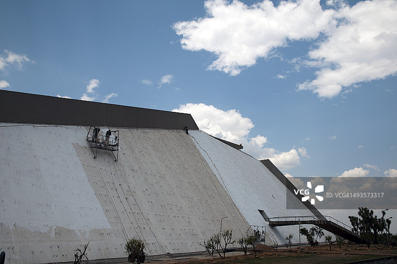 清洁巴西利亚国家剧院立面图片素材