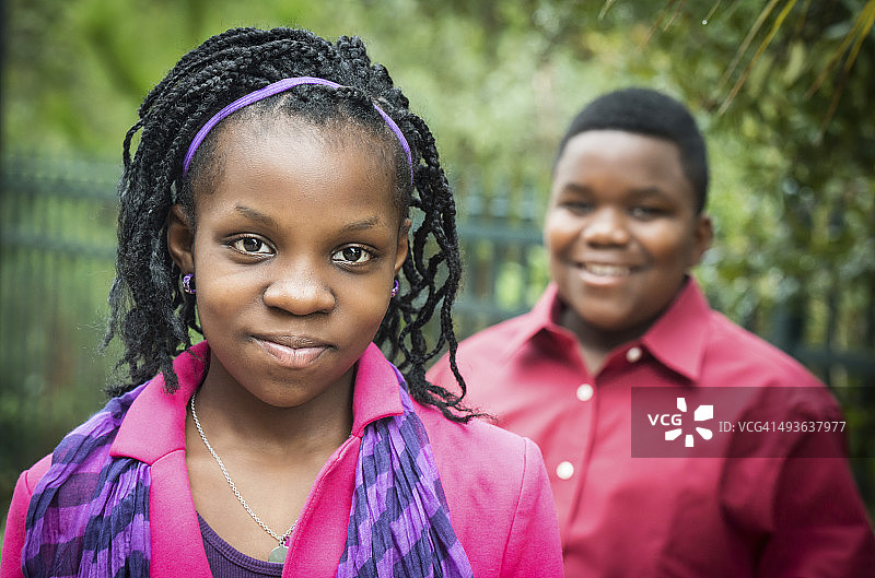 微笑的儿童（11-12岁）图片素材