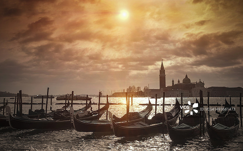 从圣马可广场眺望圣乔治岛景色图片素材