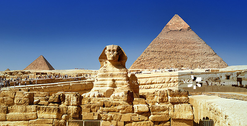 吉萨金字塔和狮身人面像图片素材