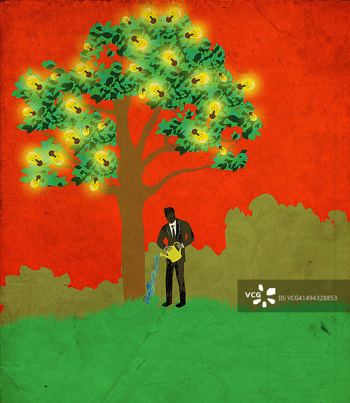 商人用发光灯泡浇灌树木的概念镜头，代表着新想法的增长图片素材