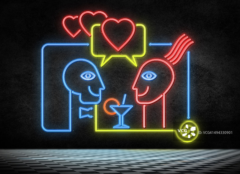 情侣在夜总会享受时光图片素材