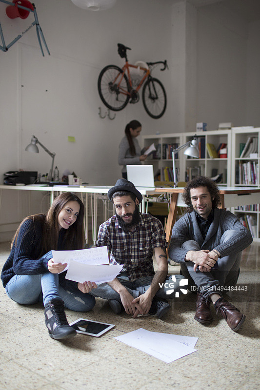 年轻的商务创意人士图片素材