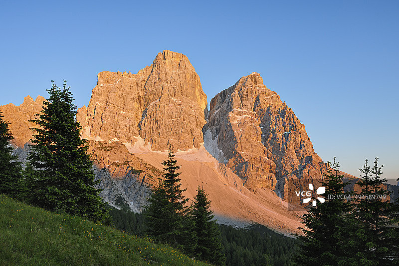 佩尔莫山日落图片素材