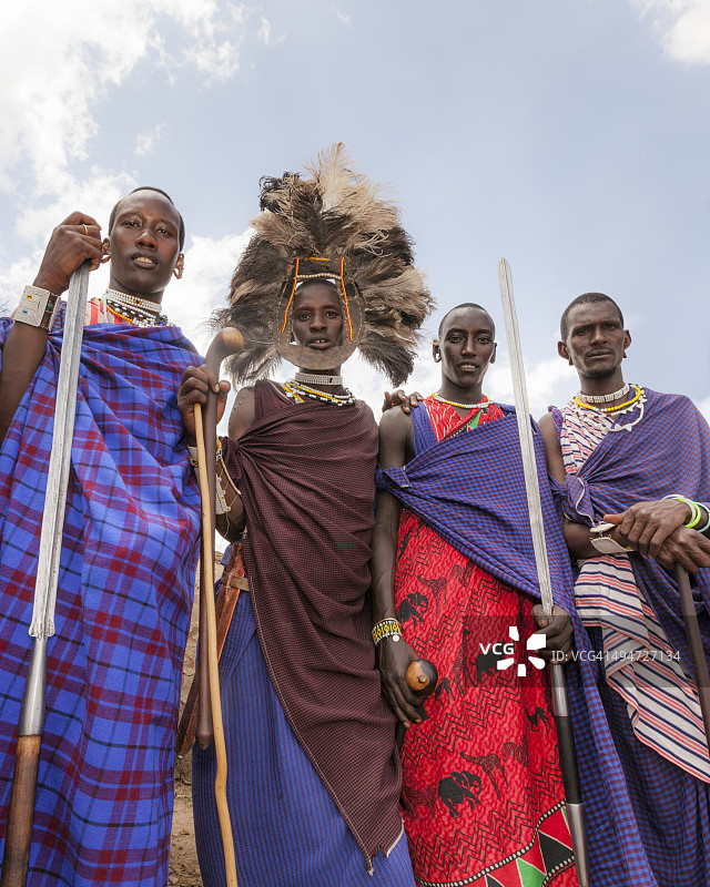 色彩鲜艳的马赛战士图片素材