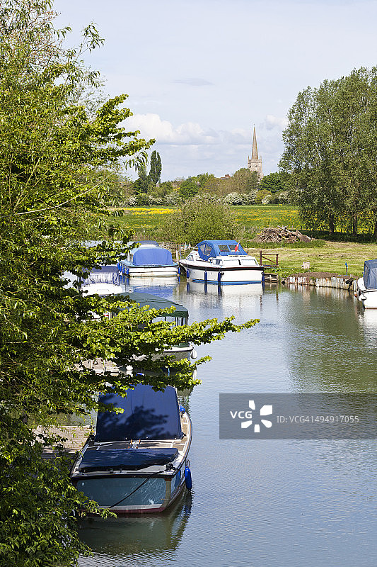 英国格洛斯特郡莱德河畔泰晤士河图片素材