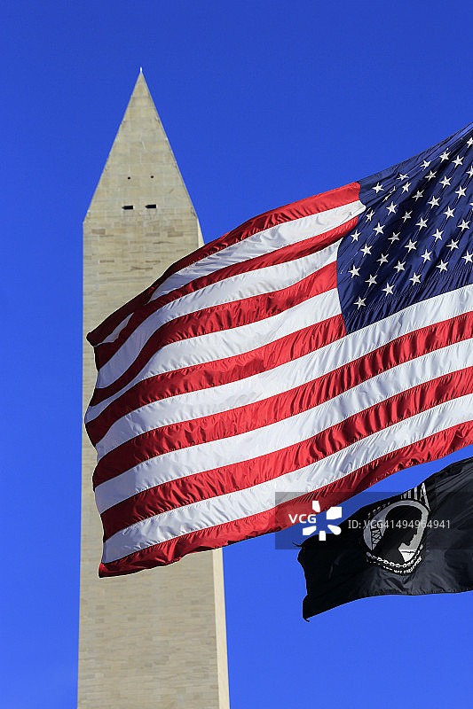 华盛顿纪念碑和美国国旗景色图片素材