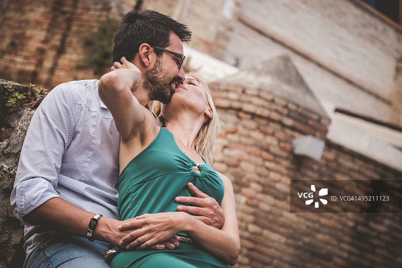 优雅情侣享受爱情图片素材