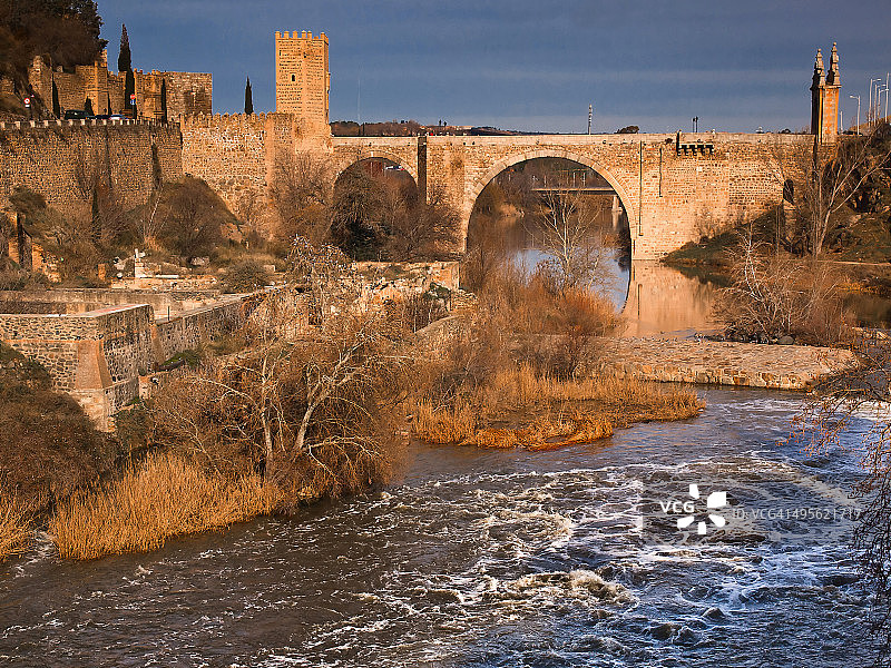 阿尔坎塔拉桥图片素材