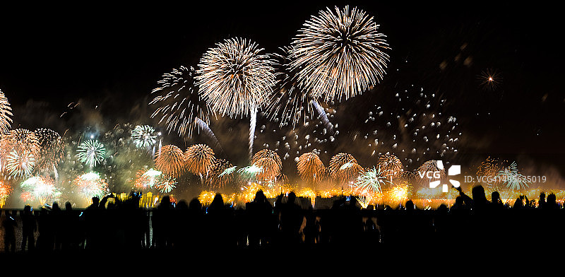 打破世界纪录的烟花图片素材
